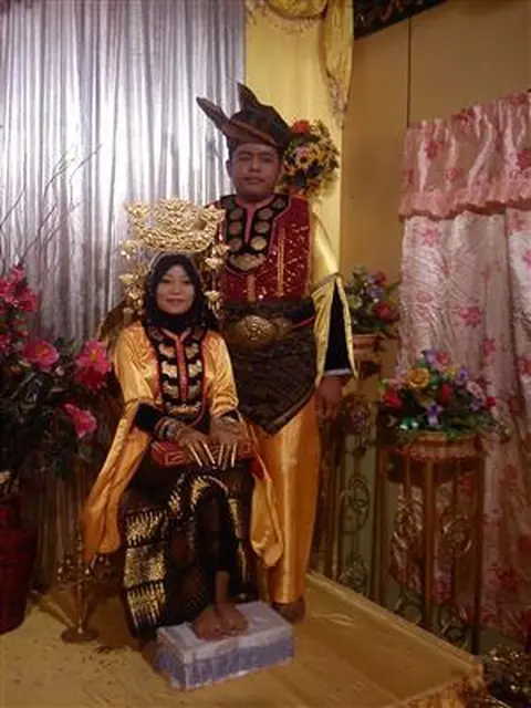 Pakaian Sama Dela Dendo